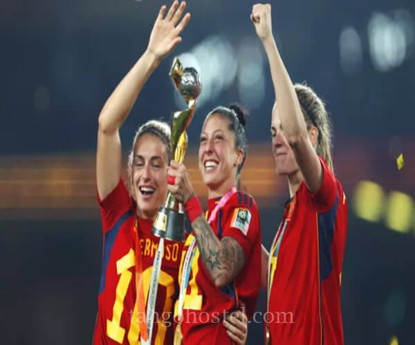 เจนนี่ เอร์โมโซเป็นหนึ่งในสามผู้ชนะการแข่งขันฟุตบอลโลกสเปน